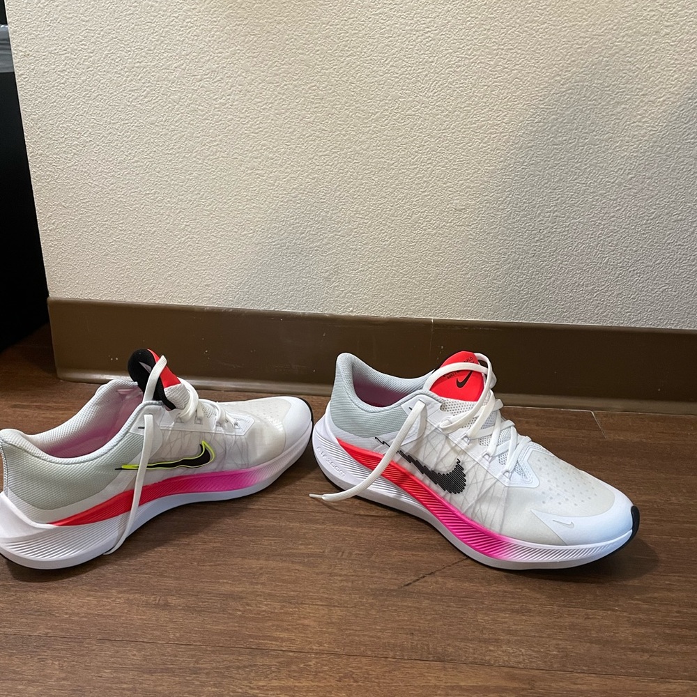 Nike Zoom Winflo Running Shoes